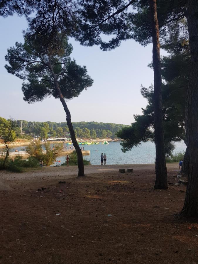 Leut Apartment, 3Min Beach, 15Min Center Pula Exteriör bild