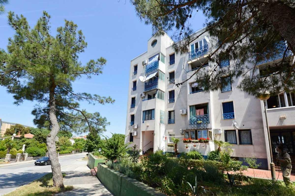 Leut Apartment, 3Min Beach, 15Min Center Pula Exteriör bild