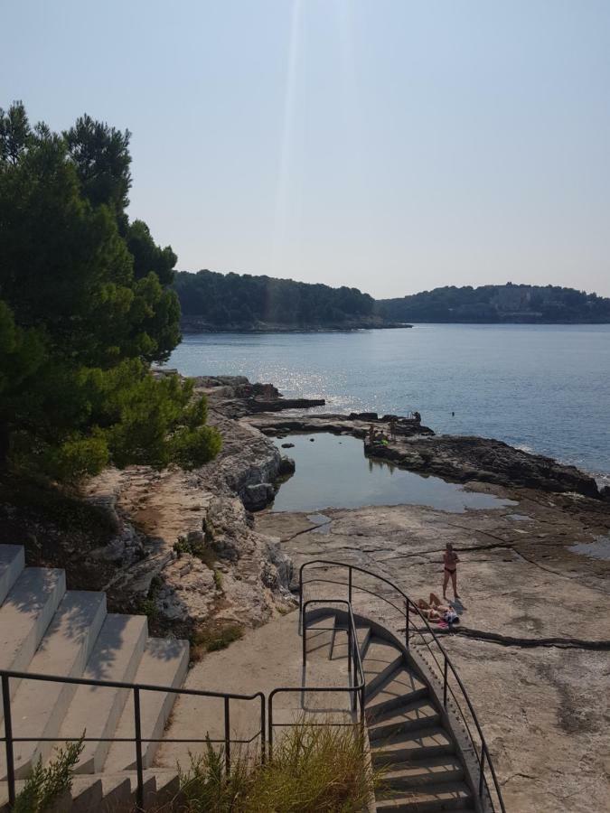 Leut Apartment, 3Min Beach, 15Min Center Pula Exteriör bild
