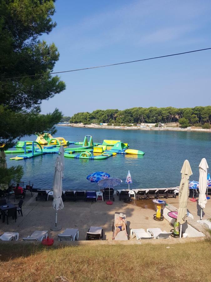 Leut Apartment, 3Min Beach, 15Min Center Pula Exteriör bild