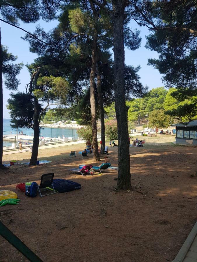 Leut Apartment, 3Min Beach, 15Min Center Pula Exteriör bild